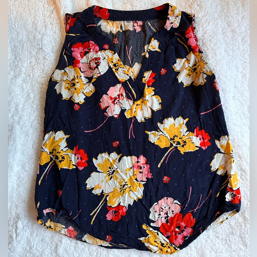 Floral top for women, Medium size, Old Navy, light,